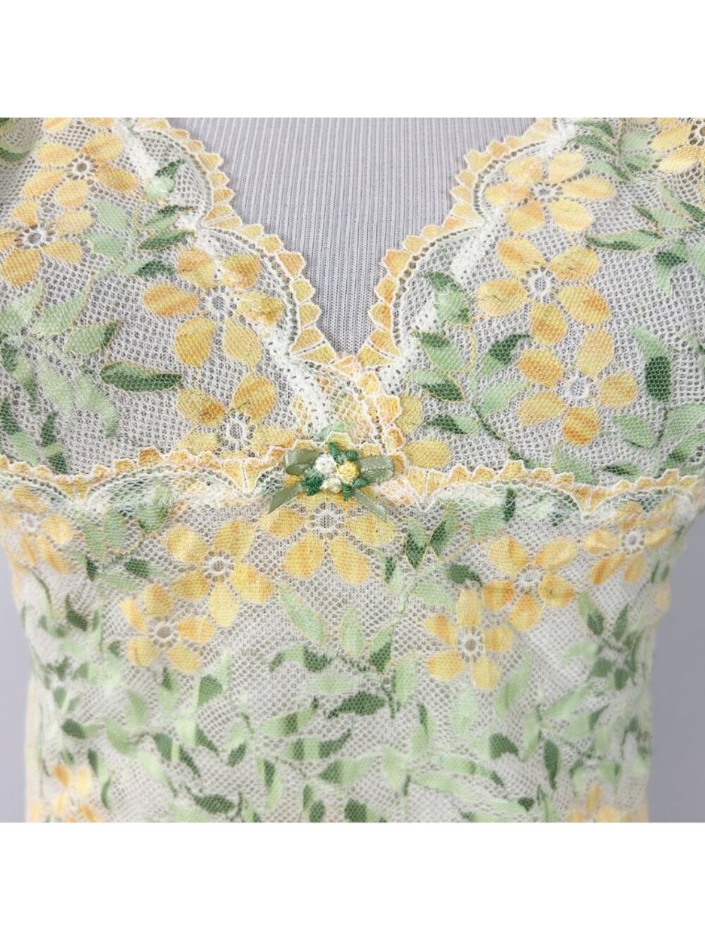 Y2K Victoria’s Secret Floral Lace Cami Mesh Top Coquette Size Large Women's - Picture 2 of 5